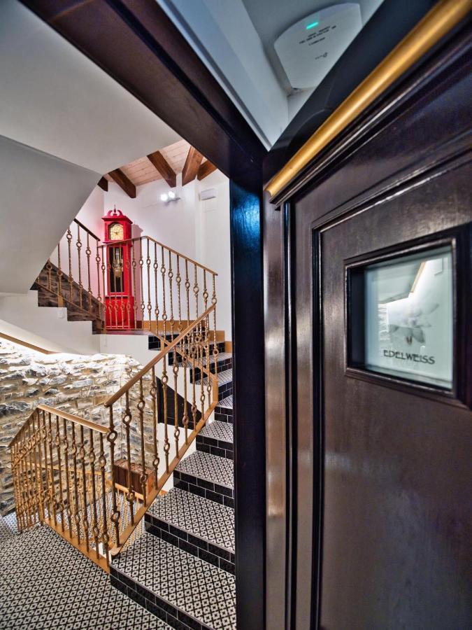 Apartamentos Valle De Ordesa-טורלה מראה חיצוני תמונה